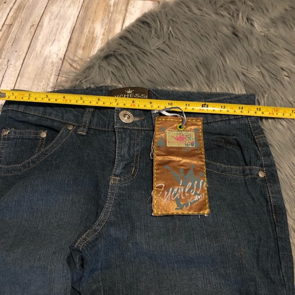 Duchesse embroidered flare jeans, size 4 - Picture 6 of 8